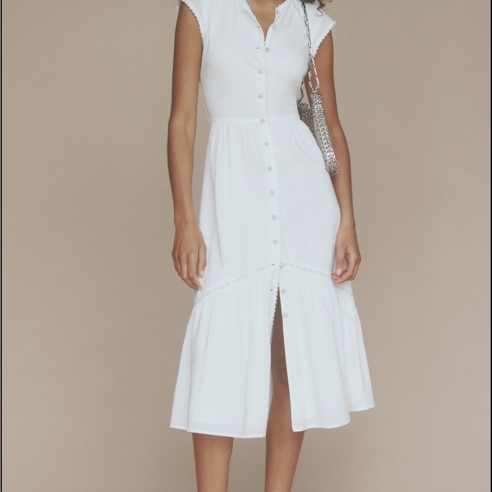 Reformation Rishi dress 

White Sleeveless V-Neck Midi Sundress